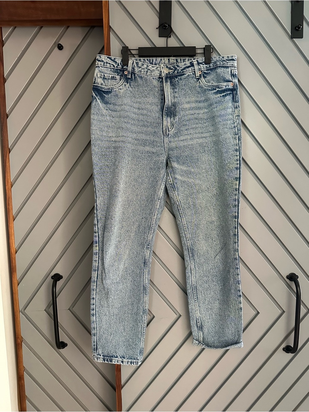 Aeropostale Light Wash Relaxed Women's Jeans